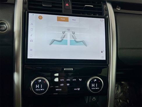 Used 2024 Land Rover Discovery S image 16