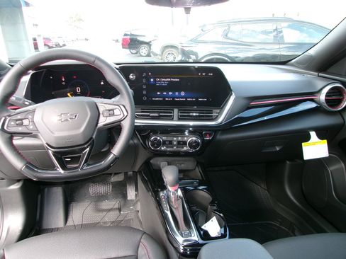 New 2026 Chevrolet Trax RS w/ Sunroof Package FWD image 13