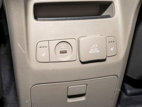 Used 2015 Kia Sedona SX image 8