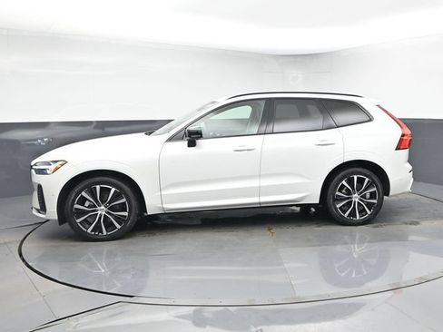 Used 2024 Volvo XC60 B5 Plus w/ Protection Package Premier AWD/4WD image 4