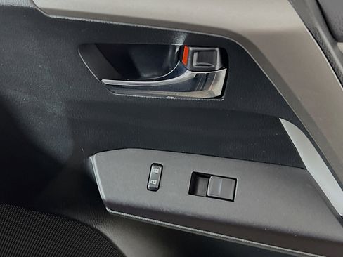 Used 2018 Toyota RAV4 XLE image 32