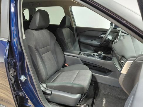Used 2025 Nissan Rogue SV AWD/4WD image 24