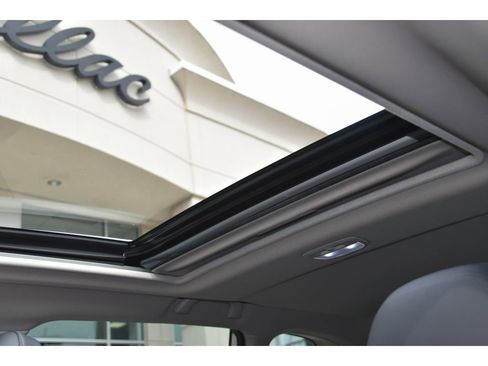 Used 2023 Subaru Forester Touring image 15