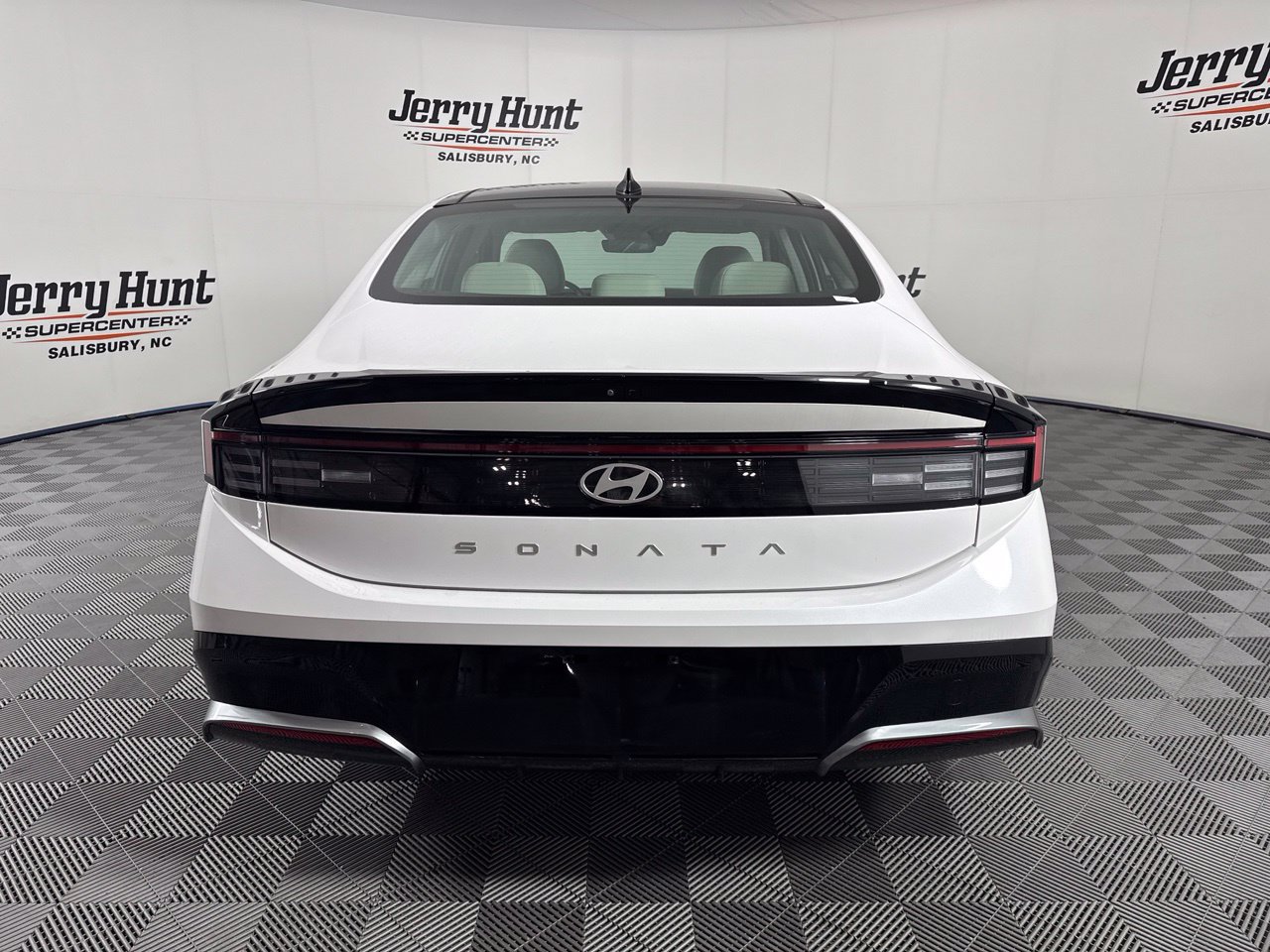 Used 2025 Hyundai Sonata SEL FWD image 8