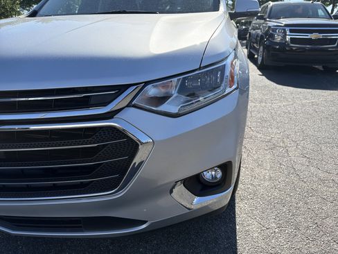 Used 2018 Chevrolet Traverse Premier w/ Driver Confidence II Package FWD image 6