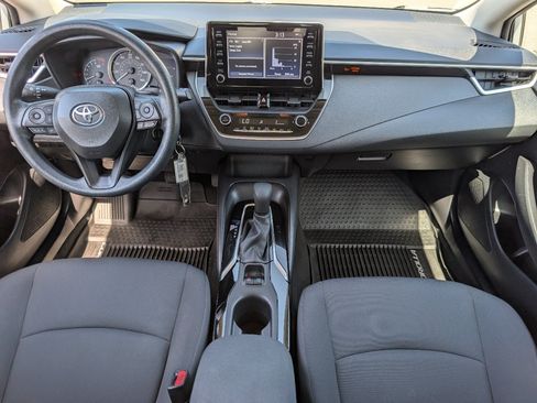 Used 2020 Toyota Corolla LE FWD image 3
