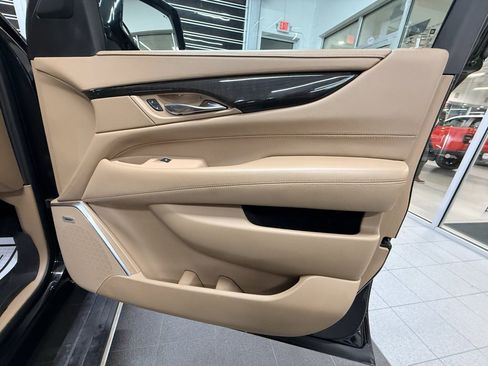 Used 2019 Cadillac Escalade Platinum image 52