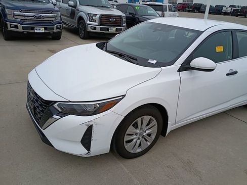 Used 2025 Nissan Sentra S image 15