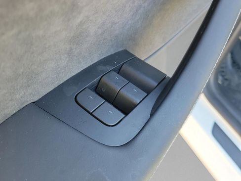 Used 2024 Tesla Model Y Long Range image 14