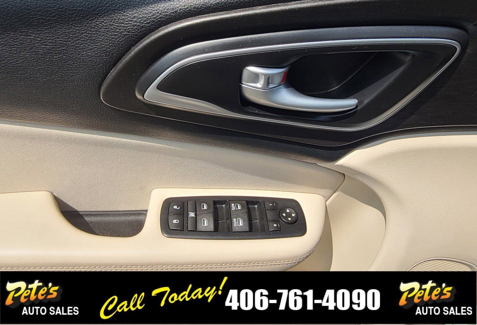 Used 2016 Chrysler 200 Limited FWD image 17