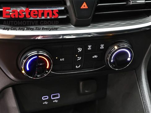 Used 2024 Buick Encore GX Preferred FWD image 19