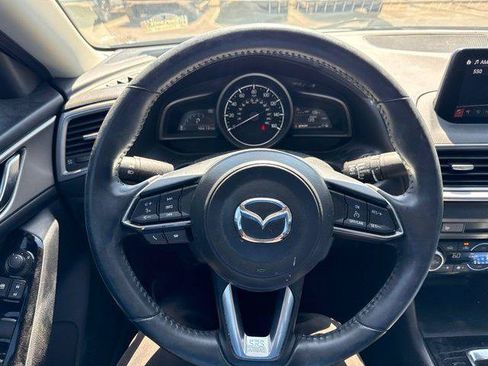Used 2018 MAZDA MAZDA3 Touring FWD image 7
