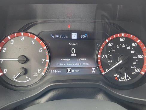 Used 2024 Nissan Titan PRO-4X w/ Pro-4x Convenience Package image 12