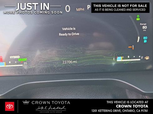 Used 2023 Jeep Grand Cherokee Overland w/ Luxury Tech Group IV AWD/4WD image 3