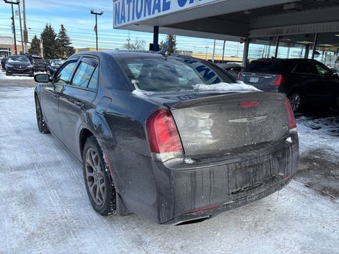 Used 2017 Chrysler 300 S w/ 300S Premium Group image 7