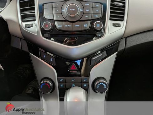 Used 2013 Chevrolet Cruze LS FWD image 16