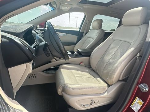 Used 2017 Lincoln MKX Reserve w/ Lincoln MKX Climate Package FWD image 5