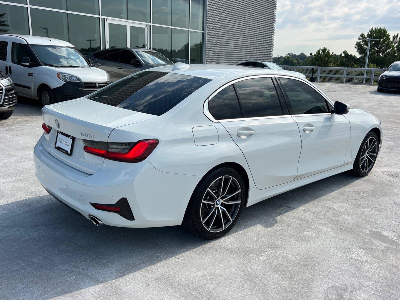 Used 2020 BMW 330i Sedan w/ Driving Assistance Package RWD image 5