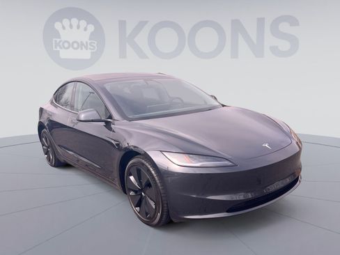 Used 2024 Tesla Model 3 Standard Range image 10