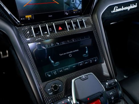 Used 2023 Lamborghini Urus Performante image 43