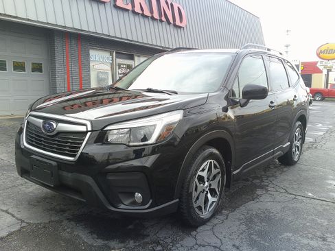 Used 2021 Subaru Forester Premium image 11
