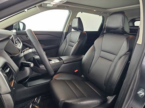 Used 2025 Nissan Rogue SV w/ SV Premium Package image 21