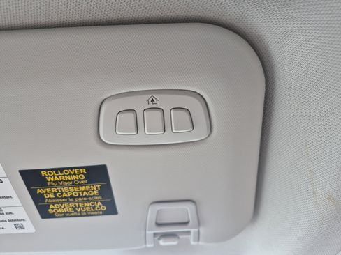 Certified 2025 Ford Escape SE w/ PHEV Premium Package image 39