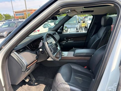 Used 2024 Land Rover Range Rover SE AWD/4WD image 9
