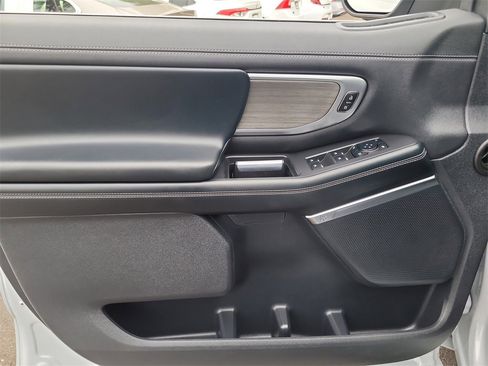 Used 2025 Ford Expedition Max Platinum image 18