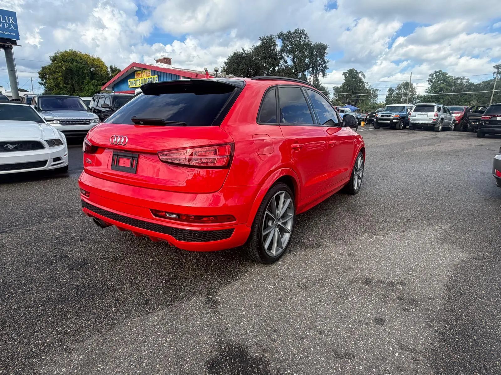Used 2018 Audi Q3 2.0T Premium Plus w/ S Line Competition Package FWD image 5