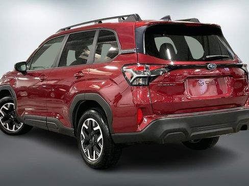 Used 2025 Subaru Forester Premium image 12
