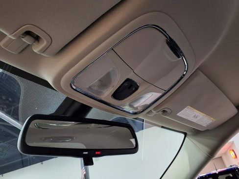 Certified 2016 Jeep Cherokee Latitude w/ Cold Weather Group image 17