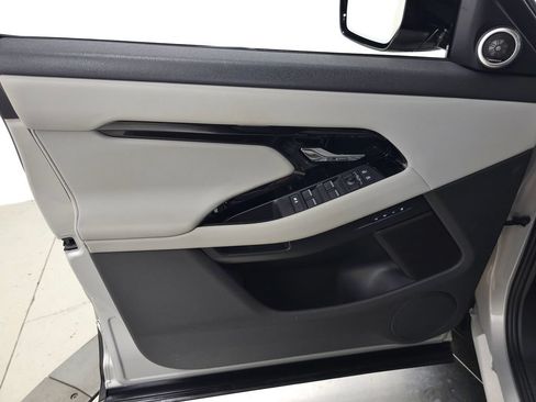 Used 2026 Land Rover Range Rover Evoque S AWD/4WD image 13