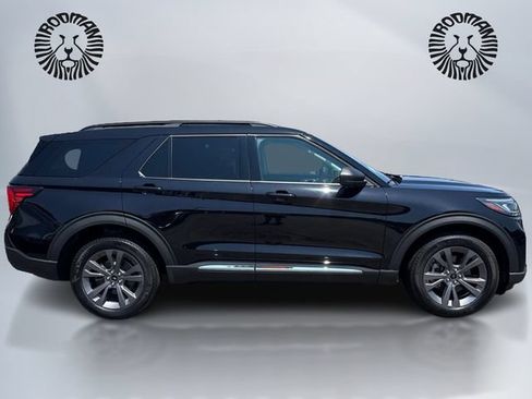 Used 2025 Ford Explorer Active w/ Active Comfort Package AWD/4WD image 5