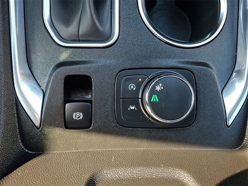 Certified 2023 Chevrolet Traverse LS image 25