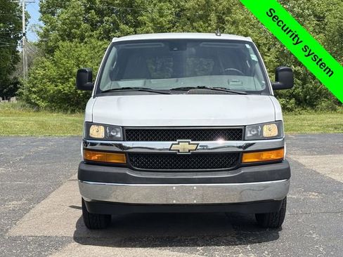 Used 2020 Chevrolet Express 2500 LT w/ LT Preferred Equipment Group RWD image 31