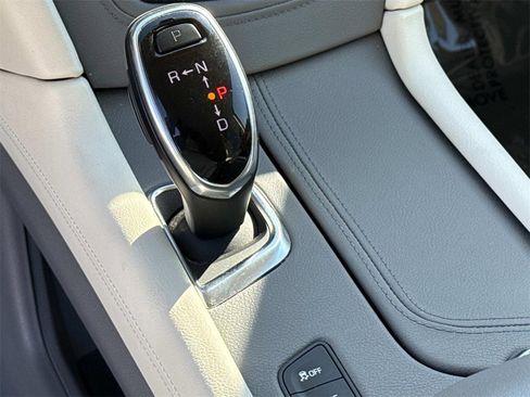 Used 2017 Cadillac XT5 Premium Luxury w/ Driver Assist Package image 25