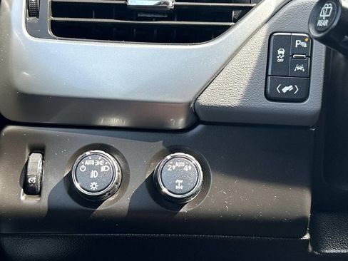 Used 2018 Chevrolet Tahoe LT image 39