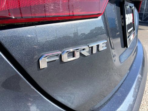 Used 2021 Kia Forte LXS image 29