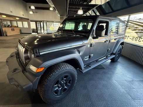 Used 2018 Jeep Wrangler Unlimited Sport image 16