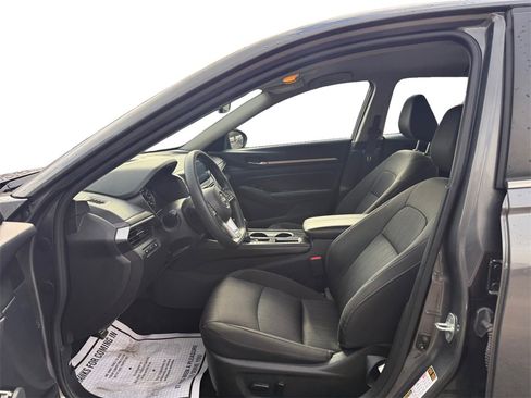Used 2023 Nissan Altima 2.5 SV image 9