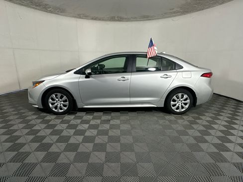 Certified 2025 Toyota Corolla LE FWD image 6