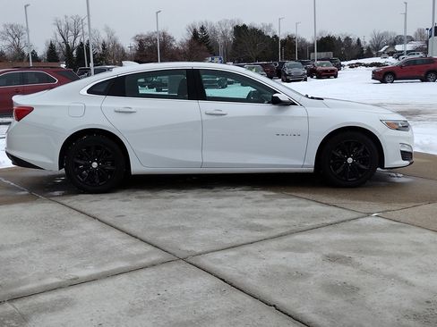 Used 2024 Chevrolet Malibu LT image 4