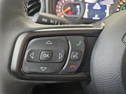 Used 2025 Jeep Gladiator Rubicon w/ Convenience Group AWD/4WD image 26