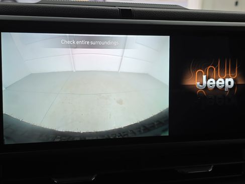 Used 2025 Jeep Wrangler Sport image 21