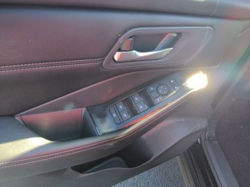 New 2026 Nissan Rogue SV w/ SV Premium Package AWD/4WD image 9