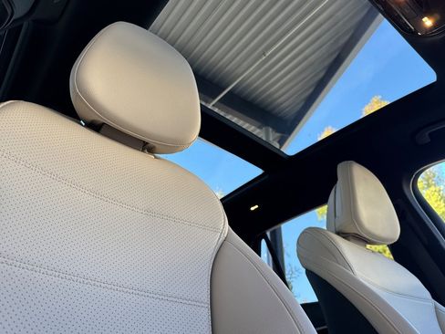 Certified 2024 Mercedes-Benz GLC 300 image 11