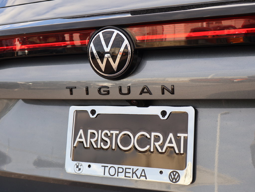 Certified 2026 Volkswagen Tiguan SE R-Line AWD/4WD image 38
