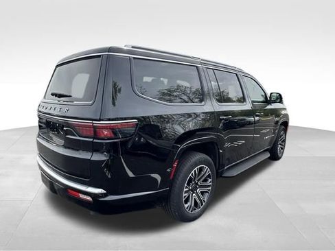 Used 2025 Jeep Wagoneer 4WD w/ Premium Group I image 6