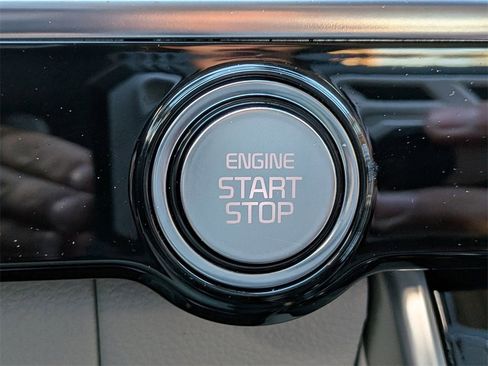 Used 2024 Kia Carnival SX Prestige image 33